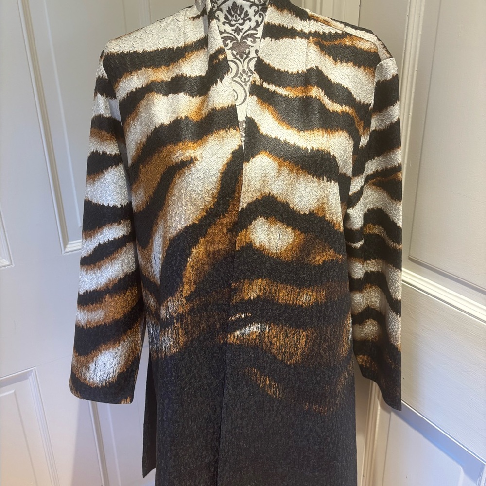 Chico’s Travelers Animal Print Reversible Jacket Sz 2 NWT